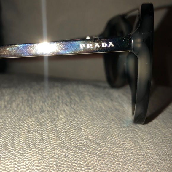 Prada sunglasses - Picture 3 of 6